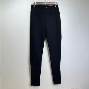 Mudd Black High Rise Ponte Leggings with back pocket Size Small zippers at ankle